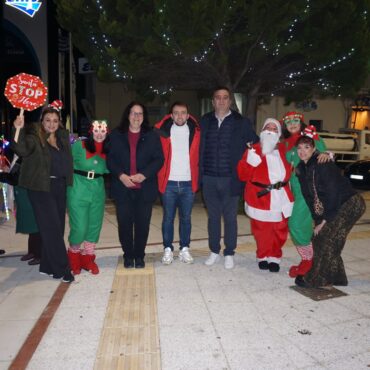 Δήμος-Κομοτηνής:-Φωταγωγήθηκε-το-Χριστουγεννιάτικο-Δένδρο-στην-πλατεία-του-οικισμού-Φαναρίου-(φωτος)