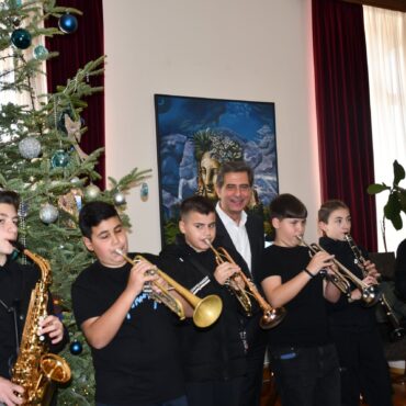 Τα-πρώτα-ΧΡΙΣΤΟΥΓΕΝΝΙΑΤΙΚΑ-ΚΑΛΑΝΤΑ-στο-ΥΜΑΘ