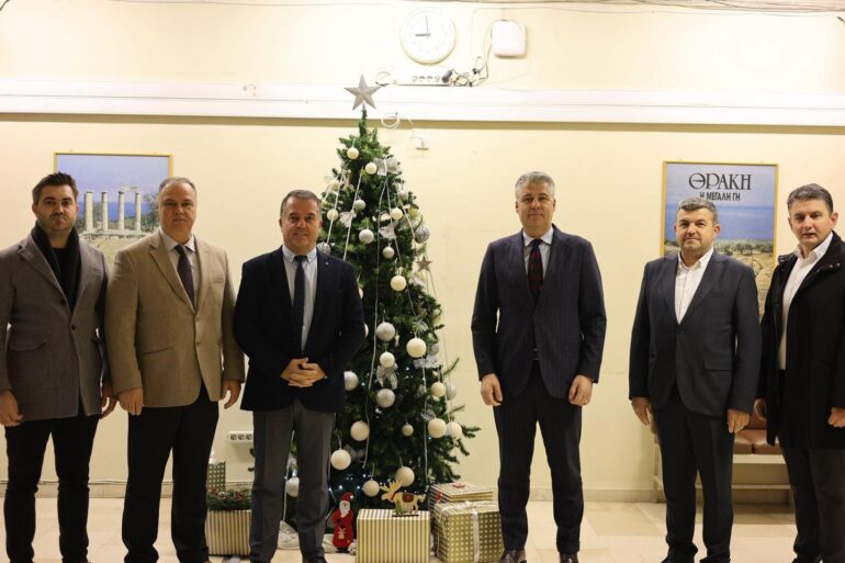 Κομοτηνή:-Επίσκεψη-του-περιφερειάρχη-ΑΜΘ-σε-αγορά,-Αστυνομία-Πυροσβεστική-και-Δημόσιες-Υπηρεσίες-(φωτος)