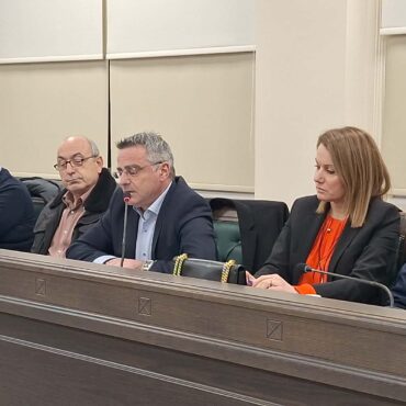 Πραγματοποιήθηκαν-οι-3-τελευταίες-συνεδριάσεις-για-το-2025-από-το-Δημοτικό-Συμβούλιο-Κομοτηνής-(Τακτική-Συνεδρίαση,-Συνεδρίαση-Λογοδοσίας-και-Συνεδρίαση-για-τον-Ισολογισμό)-(φωτος+videos)