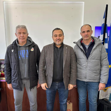 Εκπρόσωποι-του-συλλόγου-ΠΑΣ-Πρωταθλητών-Κομοτηνής-–-Ακαδημία-Στίβου-επισκέφθηκαν-τον-Δήμαρχο-Ιάσμου