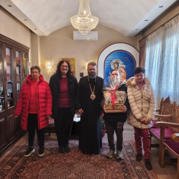 Επίσκεψη-ωφελούμενων-του-Συλλόγου-“αξίΖΩ”-σε-Μητρόπολη,-Περιφέρεια-και-Δήμο-Κομοτηνής