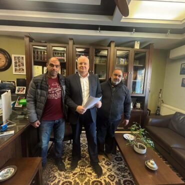 Εκπρόσωποι-των-κτηνοτρόφων-της-Ροδόπης-στο-γραφείο-του-Ιλχάν-Αχμέτ