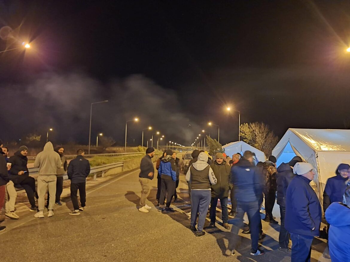 Συνεχίζονται-οι-αγροτικές-κινητοποίησεις-Οι-αγρότες-της-Ροδόπης-συντάσσονται-με-την-πλειοψηφία-των-μπλόκων-(videos)