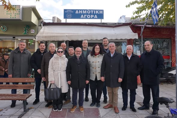 Κλιμάκιο-του-Δήμου-Κομοτηνής-με-επικεφαλής-τον-Δήμαρχο-επισκέφτηκε-την-Δημοτική-Αγορά-της-πόλης-(φωτος)