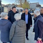 Την-αγορά-της-Ξυλαγανής-επισκέφτηκε-ο-Δήμαρχος-Μαρώνειας-Σαπών-Απόστολος-Ιωάννου,-την-παραμονή-της-Πρωτοχρονιάς-(φωτος)