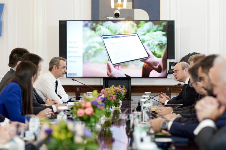 Έκτακτη-σύσκεψη-στο-Μαξίμου-υπό-τον-πρωθυπουργό,-μετά-την-απόφαση-των-αγροτών-για-κλιμάκωση-των-κινητοποιήσεων