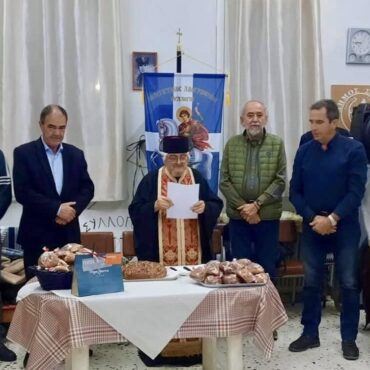 Σε-κοπές-βασιλόπιτας-και-“Γυναικοκρατία”-συμμετείχε-ο-δήμαρχος-Μαρώνειας-Σαπών,-Απόστολος-Ιωάννου-(φωτος)