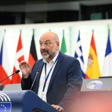 Σάκης-Αρναούτογλου:-«Με-Κυβερνητική-επιλογή-διαλύεται-η-κτηνοτροφία,-οι-κτηνοτρόφοι-πληρώνουν-το-τίμημα»