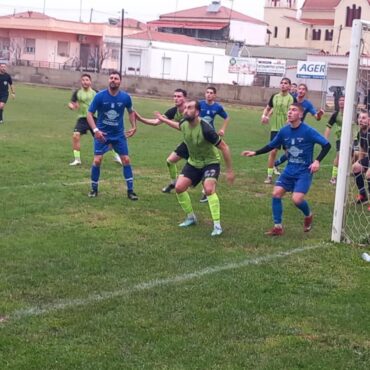 ΕΠΣ-Θράκης:-Ξανά-στα-γήπεδα-οι-Πασχάλης-Δραγανίδης-και-Θοδωρής-Λεφής-με-την-φανέλα-της-Δόξας-Ν.-Σιδηροχωρίου-!