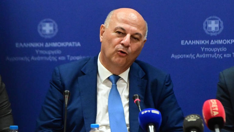 Τσιάρας-για-μπλόκα-αγροτών:-«Η-κυβέρνηση-έχει-εξαντλήσει-τα-περιθώρια-διαλόγου-–-Η-κοινωνία-δεν-μπορεί-να-ταλαιπωρείται-άλλο»