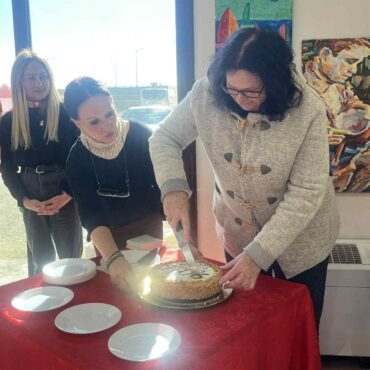 Την-πρωτοχρονιάτικη-πίτα-του-έκοψε-ο-Σύλλογος-Μέριμνας-Ατόμων-με-Αναπηρίες-Ν.-Ροδόπης-“αξίΖΩ”