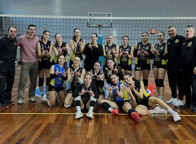 Αήττητη-η-Γυναικεία-Ομάδα-Βόλεϊ-της-ΑΕΚομοτηνής-και-με-στόχο-το-final-four!