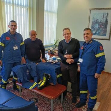 Χορηγία-πυροσβεστικού-εξοπλισμού-στους-εθελοντές-της-Ξάνθης-από-τη-ΣΕΚΕ