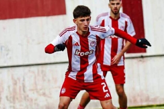 Στην-Κ17-του-Ολυμπιακού-ο-Κομοτηναίος-Μάριος-Καλπακίδης