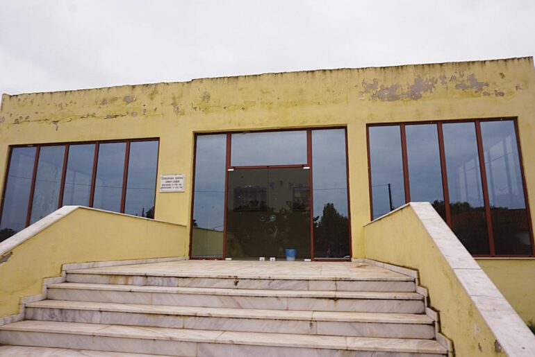 Ντίνος-Χαριτόπουλος-:-«Σημαντικές-καθυστερήσεις-παρατηρούνται-στο-έργο-συντήρησης-του-Συνεδριακού-Κέντρου-Σαπών-που-εξασφάλισε-και-δημοπράτησε-η-προηγούμενη-δημοτική-αρχή»