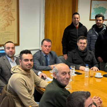 Συνάντηση-Εργασίας-μεταξύ-Αντιπεριφερειάρχη-ΠΕ.-Ροδόπης,-Μανώλη-Ταπατζά,-Δημάρχου-Αρριανών-και-κατοίκων-του-οικισμού-Λυκείου