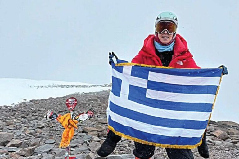 h-ορειβάτισσα-Κική-Τσακαλδήμη-από-την-Αλεξανδρούπολη,-κατέκτησε-την-κορυφή-του-Ακονκάγκουα,-του-ψηλότερου-βουνού-της-Νότιας-Αμερικής