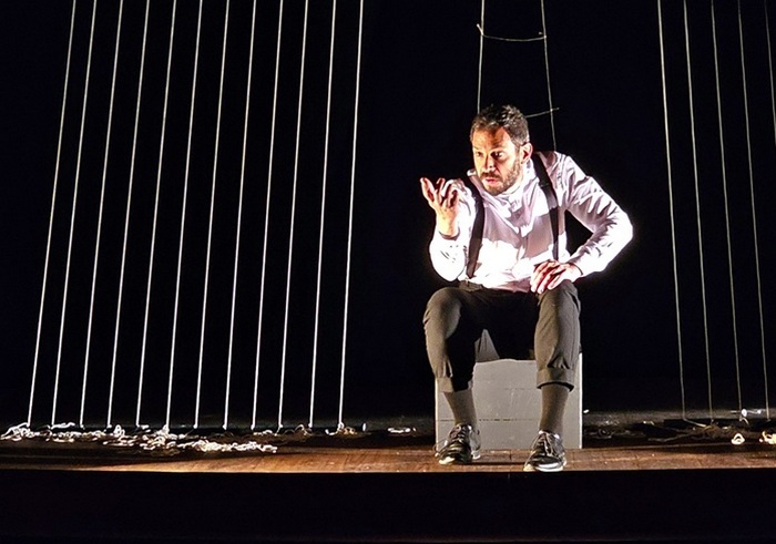 “Το-μόνον-της-ζωής-του-ταξείδιον”-του-Γεωργίου-Βιζυηνού-στο-Μέγαρο-Μουσικής-Κομοτηνής