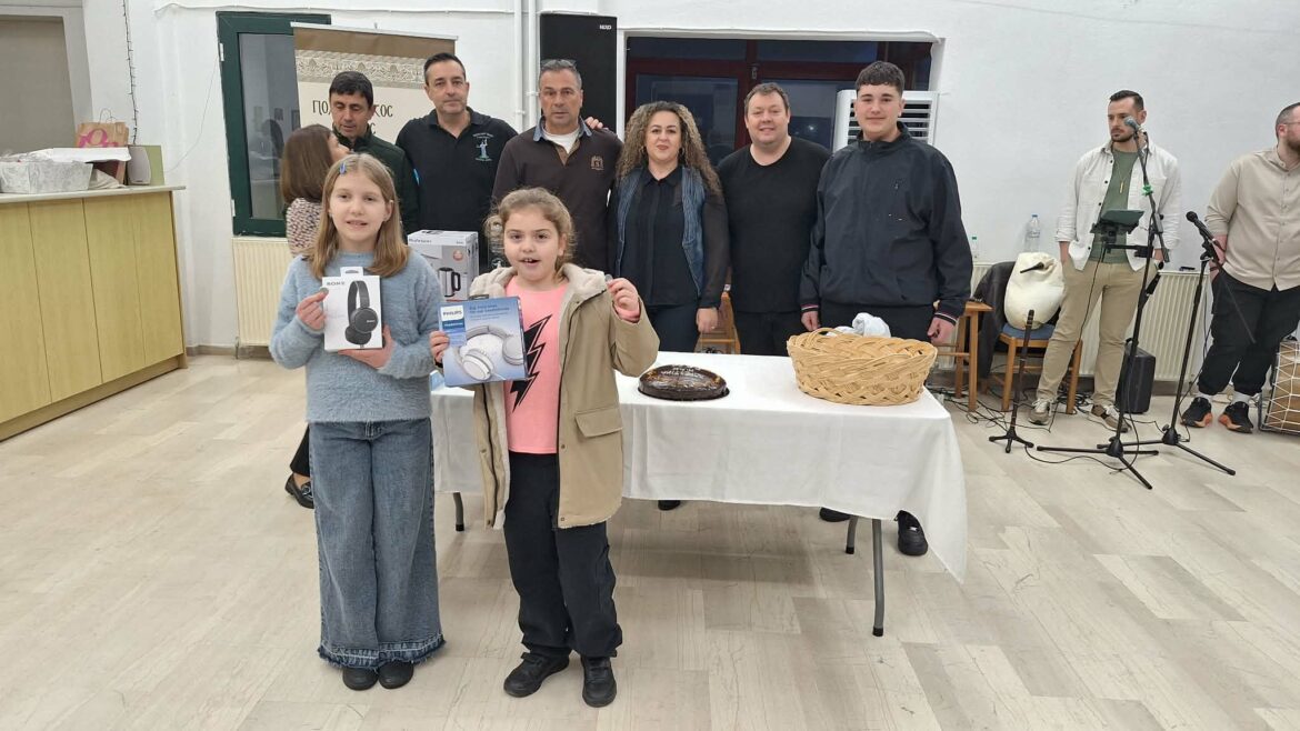 Κοπή-πρωτοχρονιάτικης-πίτας-για-τα-τμήματα-του-Πολιτιστικού-Ομίλου-Ξυλαγανής-(φωτος)