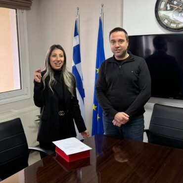 Ορκωμοσία-νέας-υπαλλήλου-στον-Δήμο-Αρριανών