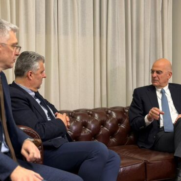 Συνάντηση-του-Περιφερειάρχη-με-τον-Υπουργό-Εθνικής-Άμυνας-–-Ενίσχυση-της-συνεργασίας-για-την-ασφάλεια-και-τις-υποδομές-στην-ΑΜΘ