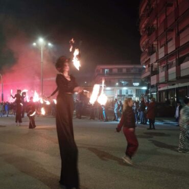Με-επιτυχία-πραγματοποιήθηκε-η-μεγάλη-Καρναβαλική-Παρέλαση-στην-Κομοτηνή-(φωτος+videos)