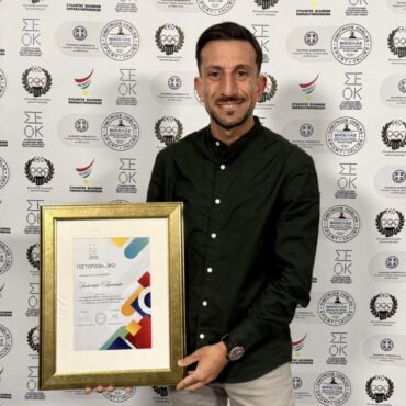 Βράβευση-του-Κομοτηναίου-Γιάννη-Τοροσιάν-για-την-ιστορική-συμμετοχή-του-στους-Ολυμπιακούς-Αγώνες-Κωφών-(deaflympics),-στο-Τόκιο