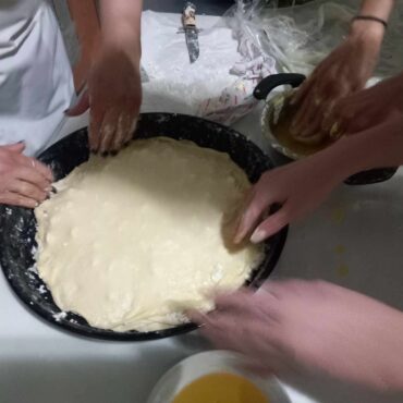 Κομοτηνή:-Με-επιτυχία-πραγματοποιήθηκε-το-6ο-Σεμινάριο-Παρασκευής-Παραδοσιακής-Σαρακατσάνικης-Πίτας