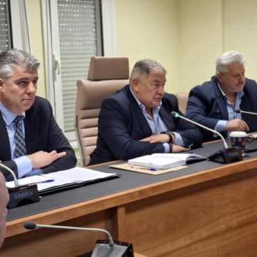 Σύσκεψη-Χριστόδουλου-Τοψίδη-με-δημάρχους-της-ΠΑΜΘ-για-το-ΠΕΠ-2021-2027,-τον-απολογισμό-του-ΠΠΑ-2021-2025-και-τον-σχεδιασμό-της-νέας-περιόδου-2026-2030