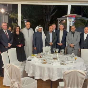 Σε-δείπνο-«Ιφτάρ»-στην-πρεσβευτική-κατοικία-του-πρέσβη-της-Σαουδικής-Αραβίας-παρακάθισε-μετά-από-επίσημη-πρόσκληση-ο-Ιλχάν-Αχμέτ