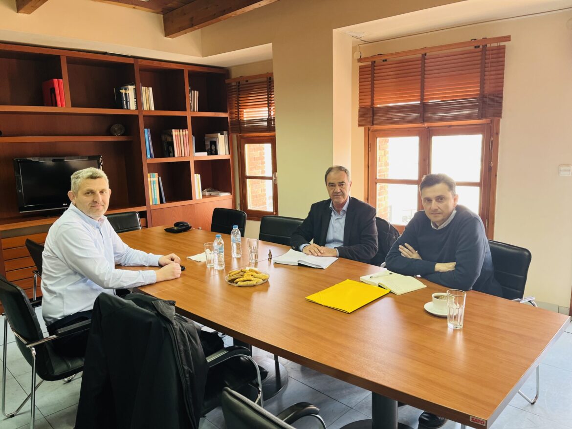 Συνάντηση-εργασίας-μεταξύ-του-Προέδρου-του-ΤΕΕ.-Θράκης-και-του-Δημάρχου-Μαρωνείας-–-Σαπών