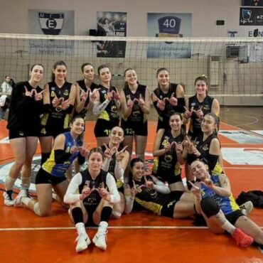 Στηρίζουμε-την-Γυναικεία-ομάδα-ΑΕΚομοτηνής-volleyball-team-Κάθε-παιχνίδι-μετράει!