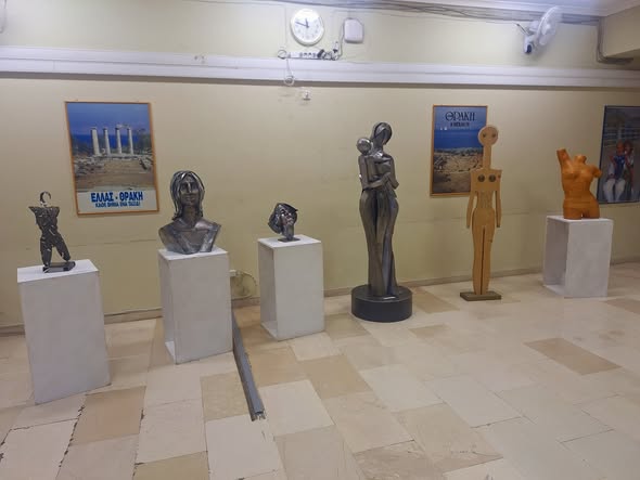 Η-ΠΕ-Ροδόπης-τιμά-την-Γυναίκα-διοργανώνοντας-με-το-Σύλλογο-Καλλιτεχνών-Ν.Ροδόπης-“Αθηνίων”,-έκθεση-εικαστικών-στην-πρώην-Νομαρχία-Κομοτηνής