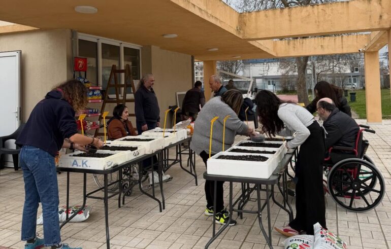 Κομοτηνή:-Δράση-σποράς-από-τα-μέλη-του-Συλλόγου-“ΠΕΡΠΑΤΩ”-και-τους-“Σπορίτες-Ροδόπης”