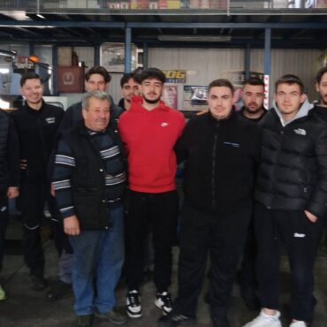 Εκπαιδευτική-επίσκεψη-μαθητών-της-ΔΥΠΑ-ΕΠΑΣ-Κομοτηνής-σε-ρεκτιφιέ-αυτοκινήτων