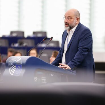 Σάκης-Αρναούτογλου-στην-Ευρωβουλή:-«Η-νέα-ΚΑΠ-πρέπει-να-στηρίζει-τον-αγρότη-–-όχι-μόνο-να-του-επιβάλλει-υποχρεώσεις»