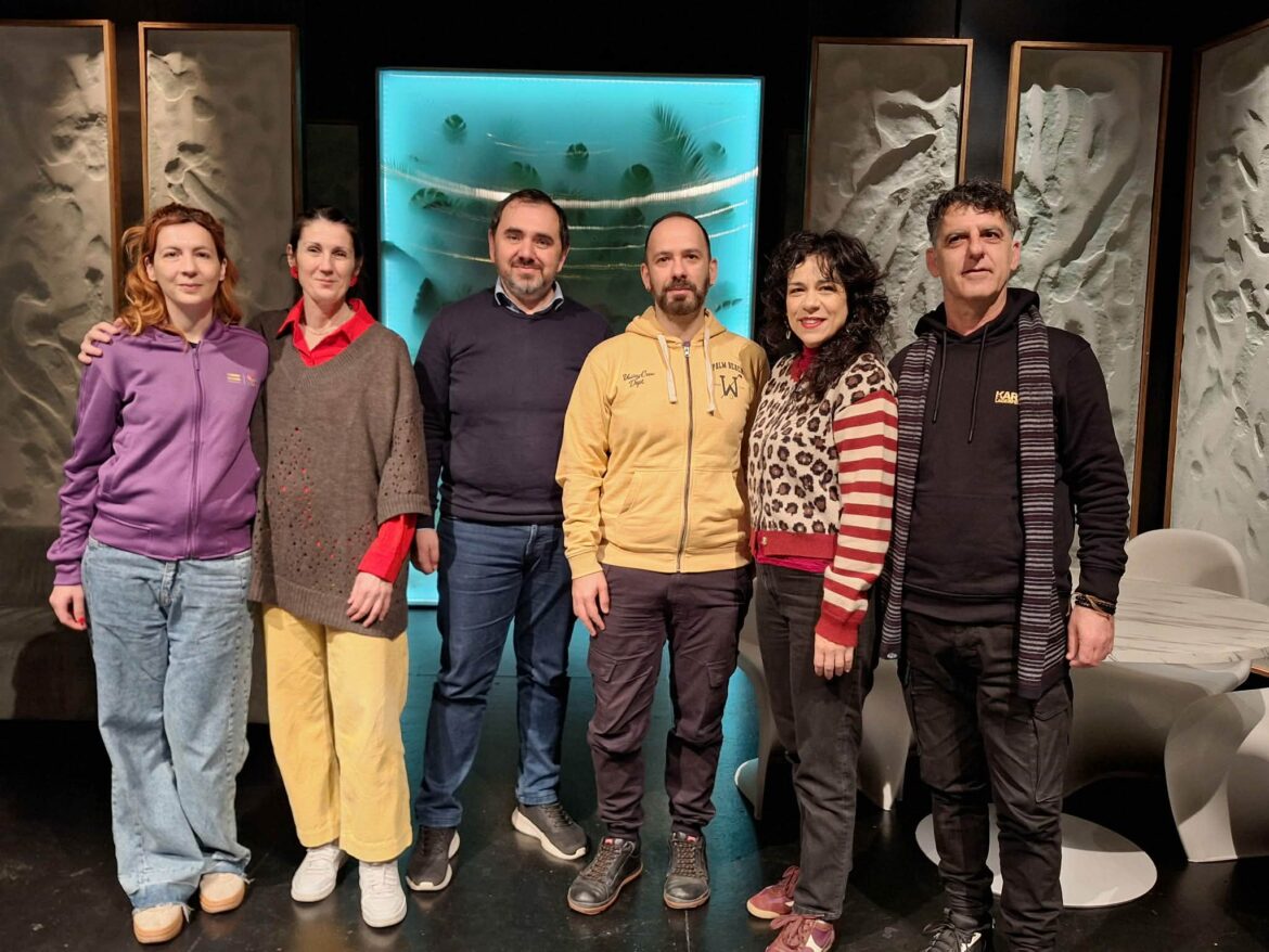 Συνεχίζονται-οι-παραστάσεις-στο-ΔΗΠΕΘΕ-Κομοτηνής-για-το-“meatball”-του-Δημήτρη-Φούτσια