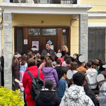 “Χελιδονίσματα”-από-μαθητές-του-Διαπολιτισμικού-Δημοτικού-Σχολείου-Ιάσμου-στο-Δημαρχείο-της-πόλης