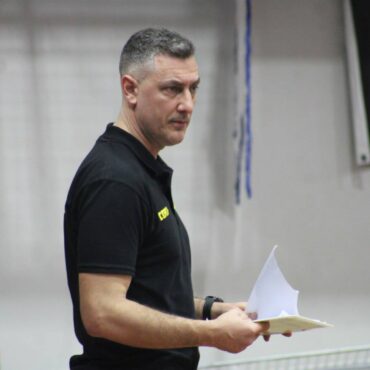 ΜΓΣΑΕ.ΚΟΜΟΤΗΝΗΣ-volleyball-Κώστας-Δεληγιαννίδης,-ο-“αρχιτέκτονας”-των-αήττητων-πρωταθλητριών!