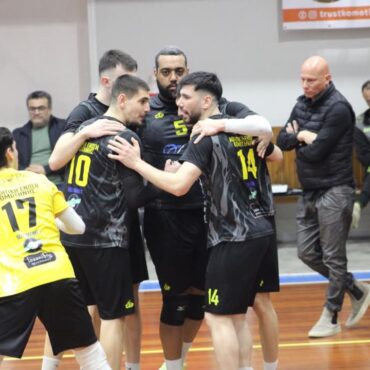 Α2-Ανδρών:-Πρωταθλητές-στις-καρδιές-μας!-«Έσπασε»-το-αήττητο-εκτός-έδρας-σερί-της-ΑΕ-Κομοτηνής-στην-Κατερίνη-και-ο-Πιερικός-άξια-ανέβηκε-στην-pre-league