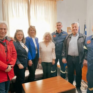 Επίσκεψη-της-ΔΕΕΠ-Ροδόπης-στην-Πυροσβεστική-Υπηρεσία-Κομοτηνής