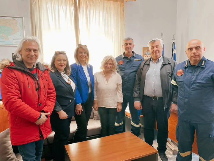 Επίσκεψη-της-ΔΕΕΠ-Ροδόπης-στην-Πυροσβεστική-Υπηρεσία-Κομοτηνής