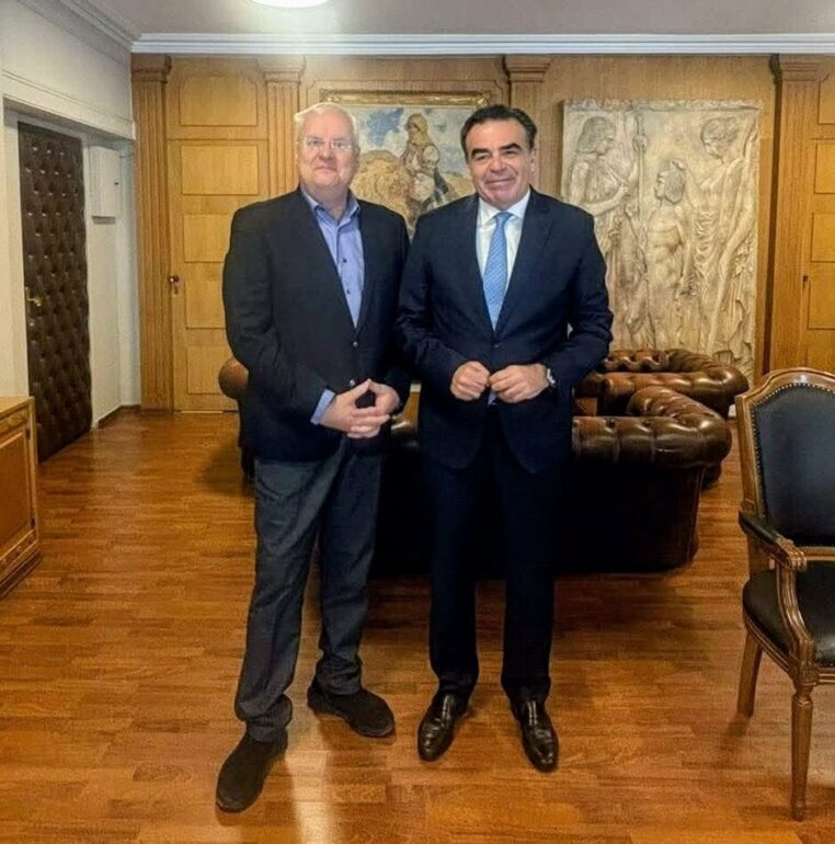 Συνάντηση-Ιλχάν-Αχμέτ-με-Μαργαρίτη-Σχοινά-στο-ΥΠΑΑΤ