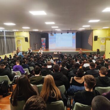 909-μαθητές,-83-εκπαιδευτικοί-ενημερώθηκαν-για-την-έμφυλη-βία-Ένας-χρόνος-«ΩΡΑ-ΝΑ-ΜΙΛΗΣΕΙΣ-ΙΙ»-από-την-Ένωση-Κυριών-Δράμας-ΣΑΦ.