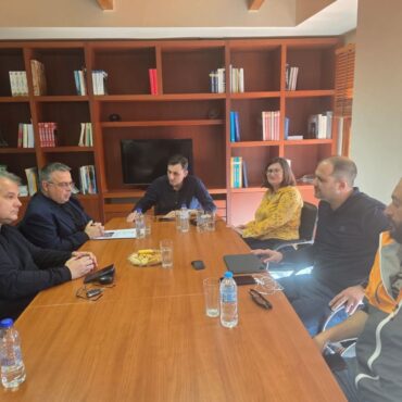 Συνάντηση-στην-Κομοτηνή-ο-Γραμματέας-της-Αποκεντρωμένης-Διοίκησης-Μακεδονίας-–-Θράκης,-Δημήτρης-Γαλαμάτης-με-τον-πρόεδρο-του-ΤΕΕ-Θράκης