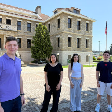 Με-υποτροφία-σε-πανεπιστήμια-των-ΗΠΑ.,-μαθητές-της-Αμερικανικής-Γεωργικής-Σχολής