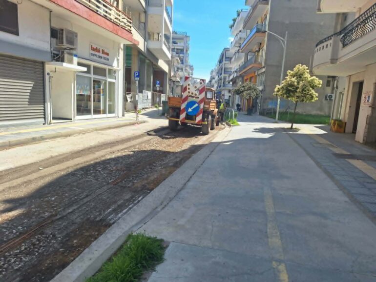 Κομοτηνή:-Ξεκίνησε-η-ασφαλτόστρωση-στην-Οδό-Νικολάου-Ζωίδη