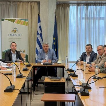 Ο-περιφερειάρχης-ΑΜΘ-είχε-συνάντηση-εργασίας-με-το-Δήμαρχο-Αρριανών-και-εκπροσώπους-των-οικισμών-Κερασιάς