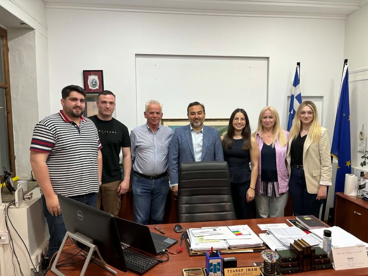 Εθιμοτυπική-επίσκεψη-του-ΔΣ-του-Μορφωτικού-Συλλόγου-των-εν-Θράκη-διαβιούντων-Σαρακατσαναίων-στον-Δήμαρχο-Ιάσμου
